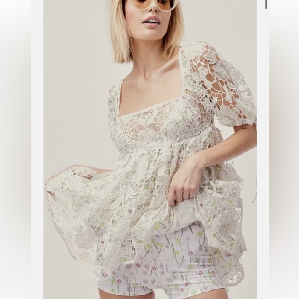 FOR LOVE & LEMONS Sundae Floral White Lace Babydoll Puff Sleeve Top Mini Dress